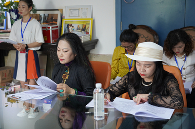 領(lǐng)航山城時(shí)尚，共繪藝術(shù)新篇——重慶女性文化促進(jìn)會(huì)第二屆會(huì)員大會(huì)勝利召開